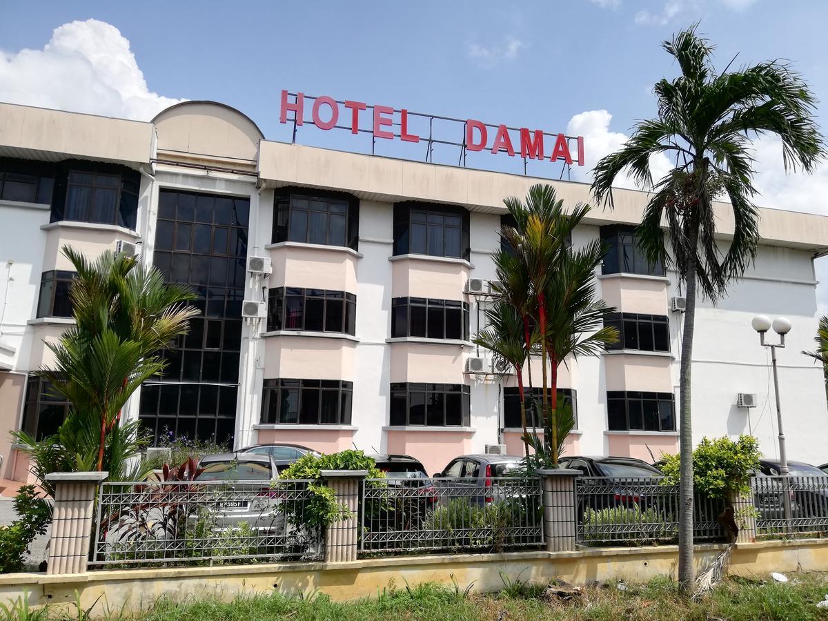 Hotel Damai Парит Бунтар Екстериор снимка